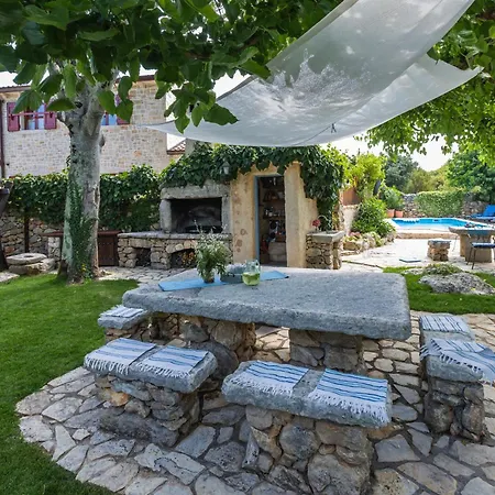 Heritage Dea Rustica فيلة مالينسكا