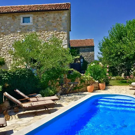 Heritage Dea Rustica Villa *