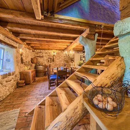 Heritage Dea Rustica