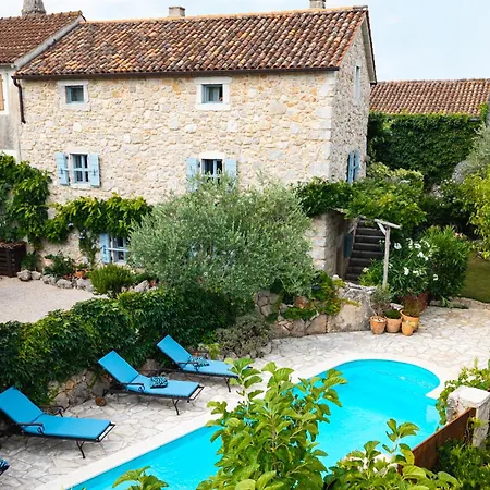 Heritage Dea Rustica Villa *