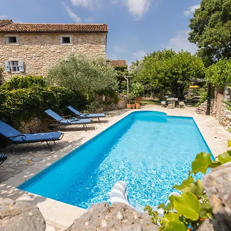 Heritage Dea Rustica Villa *